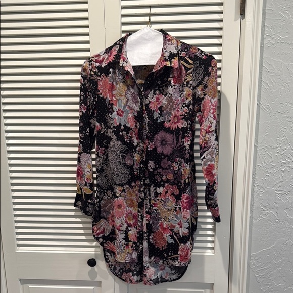 Maeve Floral Women's Top - Black and Pink - Picture 1 of 3